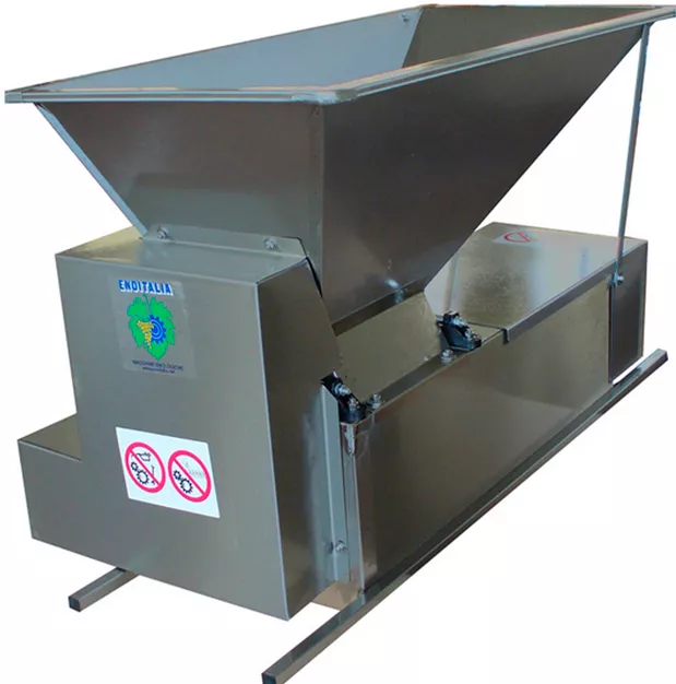 Дробилка элетрическая для винограда с гребнеотделителем